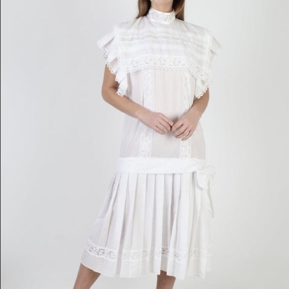 Gunne Sax White Dress size 7 (Fits like 10/12)